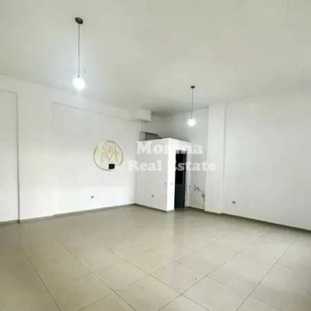 Tirane, shitet ambjent biznesi Kati 1, 50 m² 74.800 € (Yzberisht)