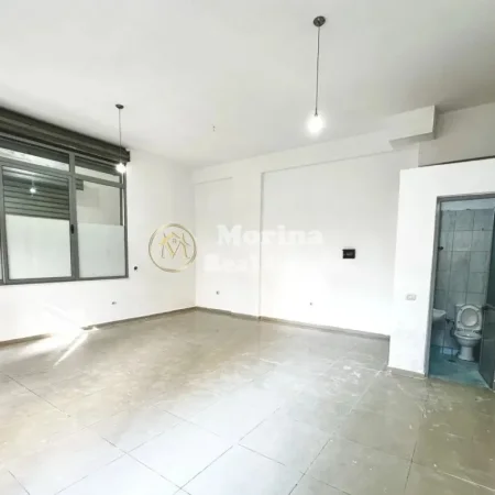 Tirane, shitet ambjent biznesi Kati 1, 50 m² 74.800 € (Yzberisht)