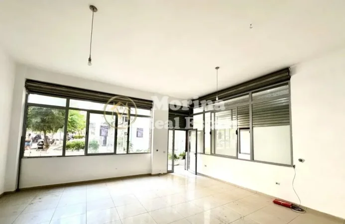 Tirane, shitet ambjent biznesi Kati 1, 50 m² 74.800 € (Yzberisht)