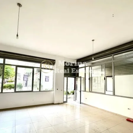 Tirane, shitet ambjent biznesi Kati 1, 50 m² 74.800 € (Yzberisht)