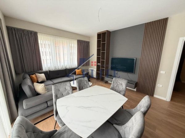 Tirane, jepet me qera apartament 1+1+Ballkon Kati 2, 65 m² 550 € 