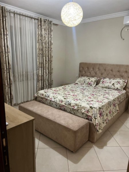 Tirane, jepet me qera apartament 1+1 Kati 1, 70 m² 500 € (Porcelan (VR007))
