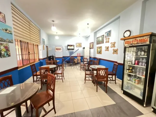 Tirane, jepet me qera lokal Kati 0, 65 m² 630 € 