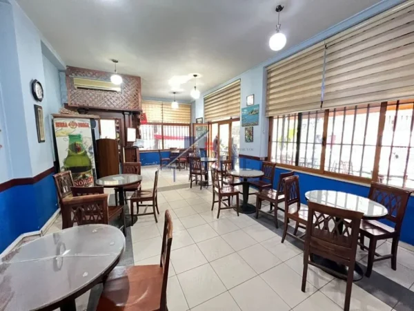 Tirane, jepet me qera lokal Kati 0, 65 m² 630 € 