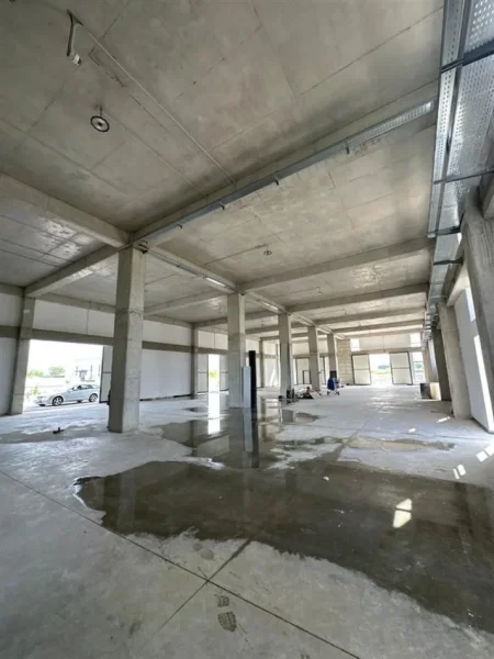 Tirane, jepet me qera magazine Kati 0, 800 m² 4.800 € (mezez)