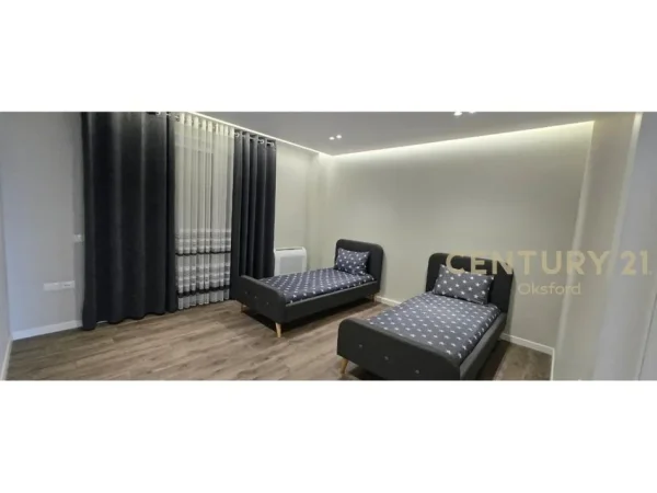 Tirane, jepet me qera apartament 2+1 Kati 1, 128 m² 750 € (Farke)