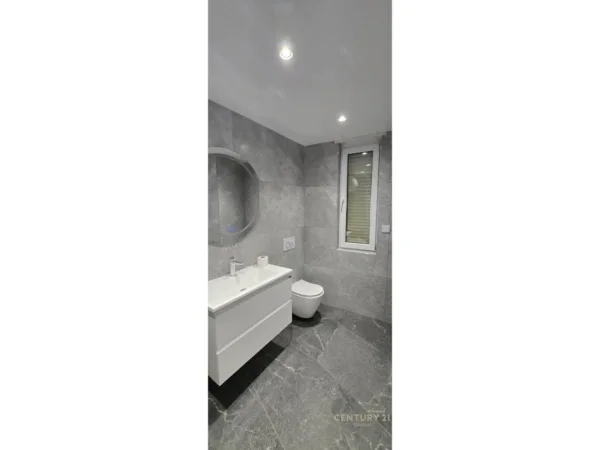 Tirane, jepet me qera apartament 2+1 Kati 1, 128 m² 750 € (Farke)