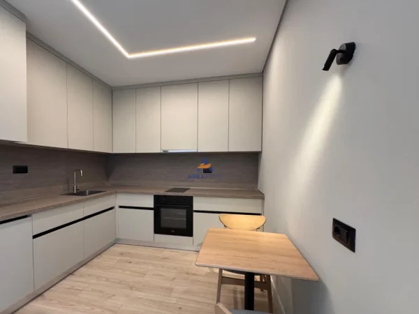 Tirane, shitet apartament 3+1+Ballkon Kati 2, 128 m² 365.000 € (PAZARI I RI)