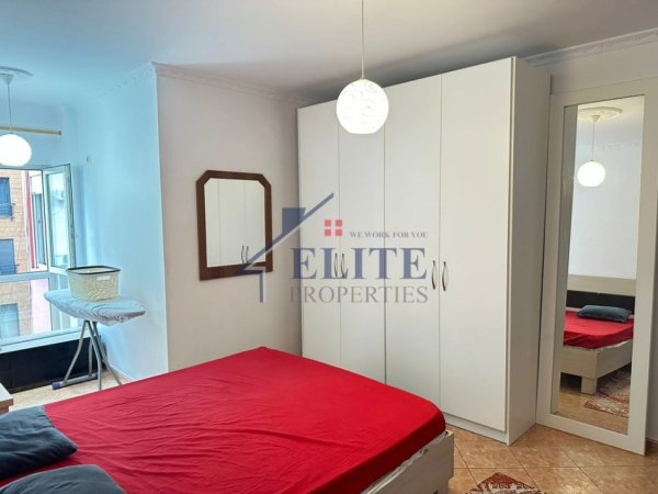 Tirane, jepet me qera apartament 2+1+Ballkon Kati 3, 115 m² 730 € 