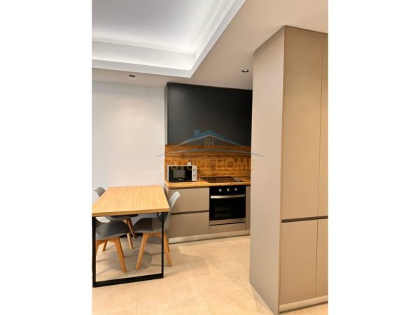 Tirane, jepet me qera apartament 1+1+Ballkon Kati 6, 75 m² 850 € (Myslym Shyri)