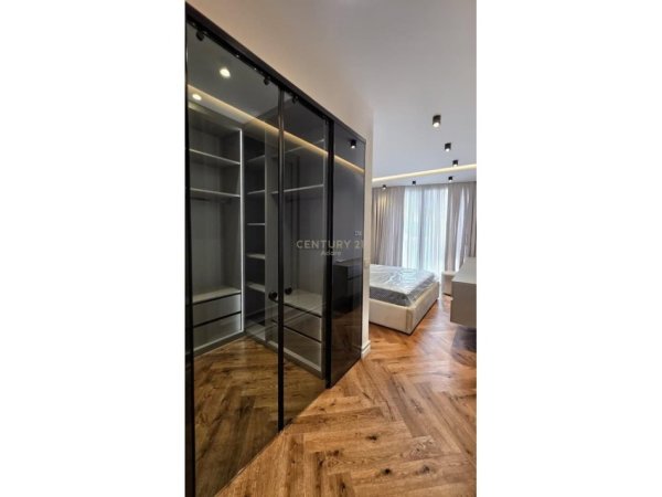 Tirane, jepet me qera apartament 2+1 Kati 2, 65 m² 900 € (Myslym Shyri)