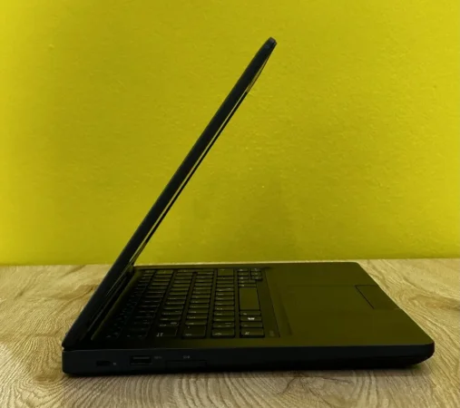 Tirane, shes Laptop SHITET - Laptop DELL Latitude.