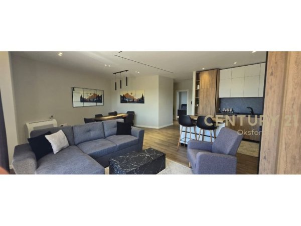 Tirane, jepet me qera apartament 2+1 Kati 1, 128 m² 750 € (Liqeni Farkes)