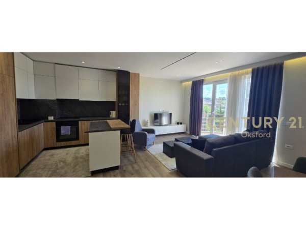 Tirane, jepet me qera apartament 2+1 Kati 1, 128 m² 750 € (Liqeni Farkes)