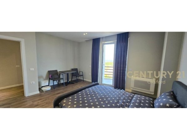 Tirane, jepet me qera apartament 2+1 Kati 1, 128 m² 750 € (Liqeni Farkes)