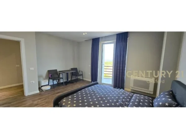 Tirane, jepet me qera apartament 2+1 Kati 1, 128 m² 750 € (Liqeni Farkes)