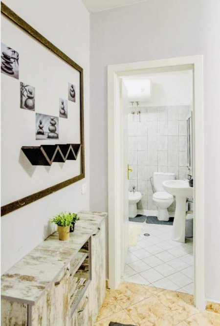 Tirane, shes apartament 1+1 60 m² 110.000 Euro (Ura e Tabakeve)
