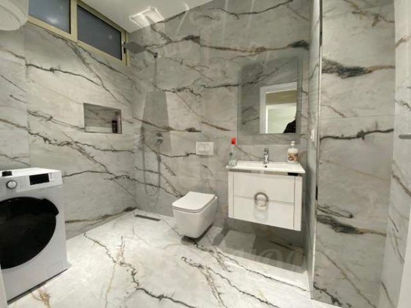 Durres, jap me qera apartament 1+1+BLK Kati 5, 400 Euro (Plazh Durres)