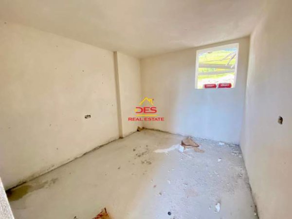 Vlore, shitet apartament duplex Dublex Kati 2, 100 m² 155.000 Euro (Rruga Aleksander Moisiu)