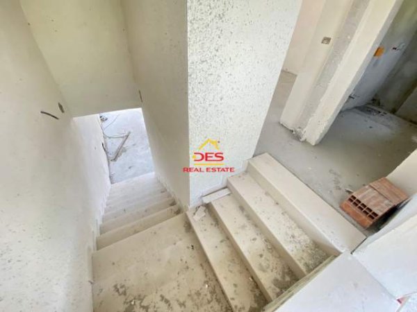 Vlore, shitet apartament duplex Dublex Kati 2, 100 m² 155.000 Euro (Rruga Aleksander Moisiu)