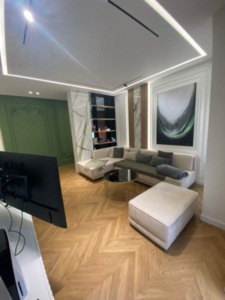 Tirane, jepet me qera Penthouse 2+1+A+BLK Kati 9, 164 m² 1.800 Euro (Rruga e Barrikadave)