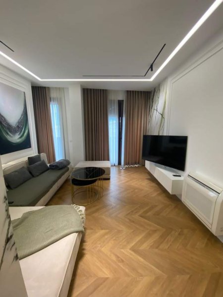 Tirane, jepet me qera Penthouse 2+1+A+BLK Kati 9, 164 m² 1.800 Euro (Rruga e Barrikadave)