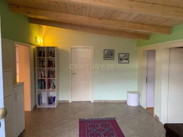 Tirane, jepet me qera apartament 2+1+A+BLK Kati 6, 136 m² 600 Euro (Komuna e Parisit, tek ''Flutra'')