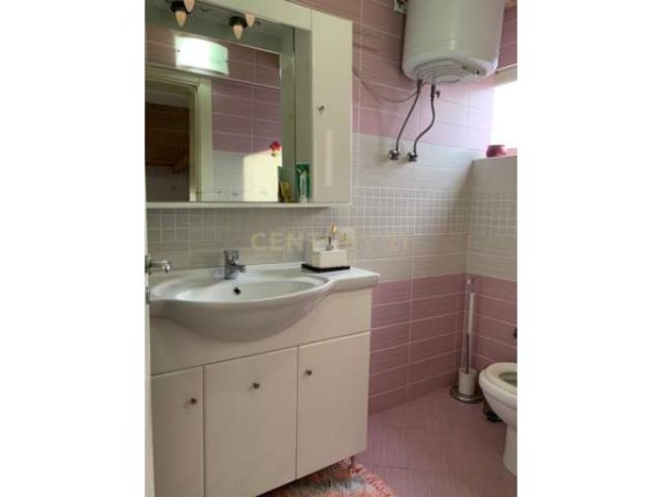 Tirane, jepet me qera apartament 2+1+A+BLK Kati 6, 136 m² 600 Euro (Komuna e Parisit, tek ''Flutra'')