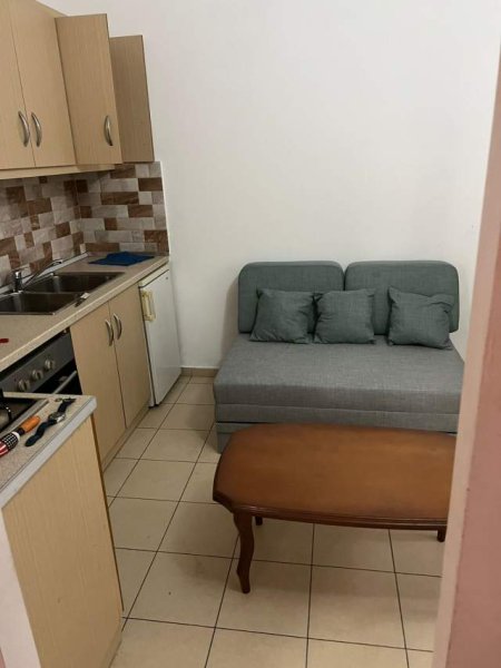 Tirane, jepet me qera apartament 1+1+BLK Kati 0, 60 m² 29.000 Leke (Rruga Hamdi Sina)
