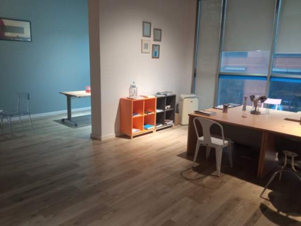 Tirane, jepet me qera zyre Kati 3, 55 m² 700 Euro (Rruga Sami Frasheri)