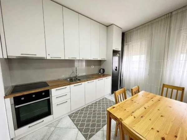 Tirane, jepet me qera apartament 2+1+BLK Kati 6, 100 m² 550 Euro (Prane Delijorgjit)