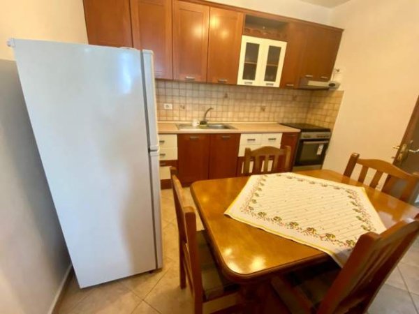 Tirane, jepet me qera apartament 1+1+BLK Kati 7, 60 m² 400 Euro (merdar shtylla)