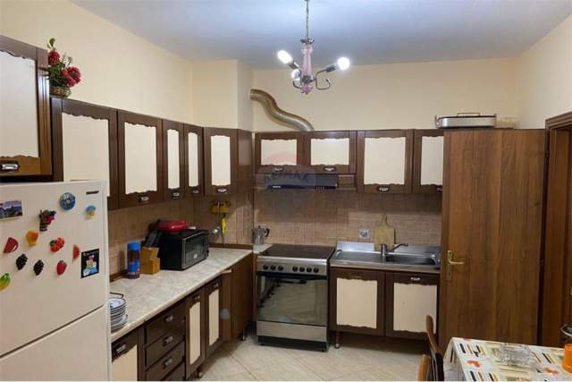 Tirane, jepet me qera apartament 1+1 Kati 7, 89 m² 400 Euro (Skender Luarasi)
