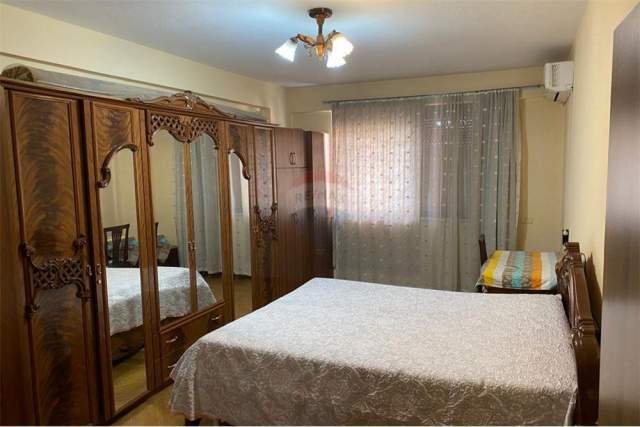 Tirane, jepet me qera apartament 1+1 Kati 7, 89 m² 400 Euro (Skender Luarasi)