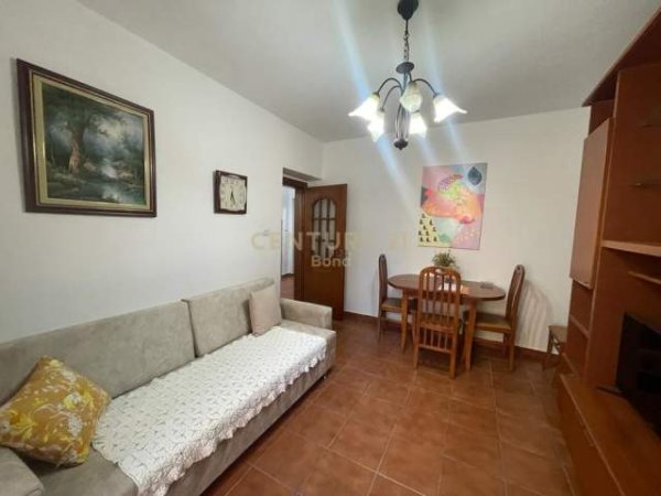 Tirane, jepet me qera apartament 2+1 Kati 2, 76 m² 400 Euro (Shkolla e Baletit)