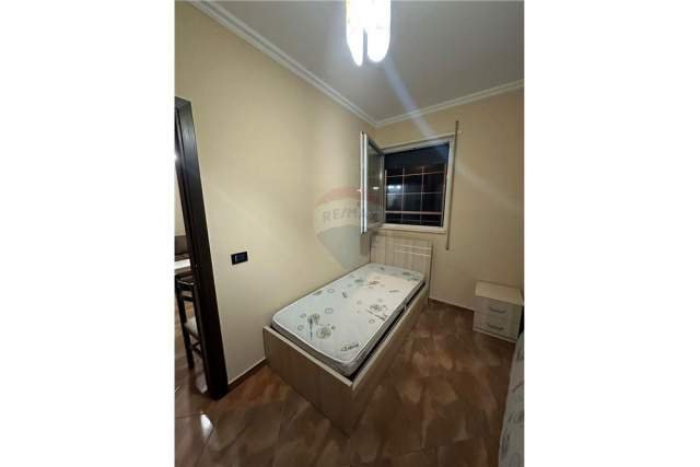 Tirane, jepet me qera apartament 2+1+BLK Kati 4, 90 m² 400 Euro