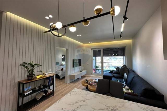 Tirane, jepet me qera apartament 1+1+BLK Kati 5, 62 m² 500 Euro (21 Dhjetori)