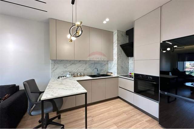 Tirane, jepet me qera apartament 1+1+BLK Kati 5, 62 m² 500 Euro (21 Dhjetori)