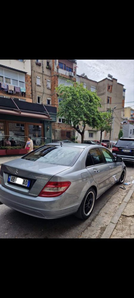 Tirane, shitet makine Mercedes-Benz C180 Kompressor Viti 2008, 7.200 Euro