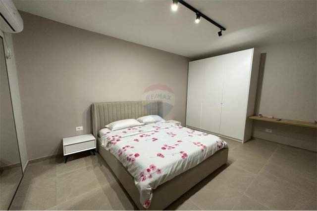 Tirane, jepet me qera apartament 1+1 Kati 3, 50 m² 450 Euro