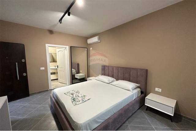 Tirane, jepet me qera apartament 1+1 Kati 3, 50 m² 400 Euro (Myslymm shyri)