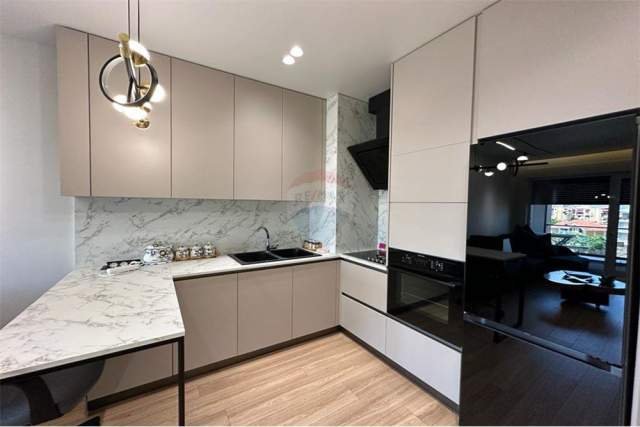 Tirane, jepet me qera apartament 1+1+BLK Kati 5, 65 m² 500 Euro (21 dhjetori)
