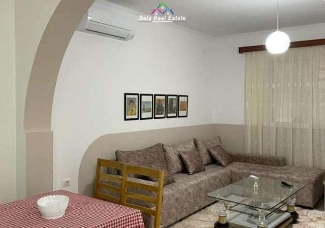 Tirane, jepet me qera apartament 2+1 Kati 1, 115 m² 400 Euro (Shkoze)