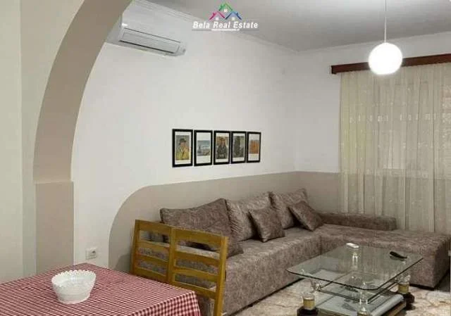 Tirane, jepet me qera apartament 2+1 Kati 1, 115 m² 400 Euro (Shkoze)