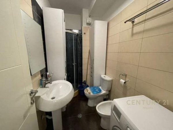 Tirane, jepet me qera apartament 1+1+BLK Kati 3, 67 m² 400 Euro (Liqeni i Thatë)