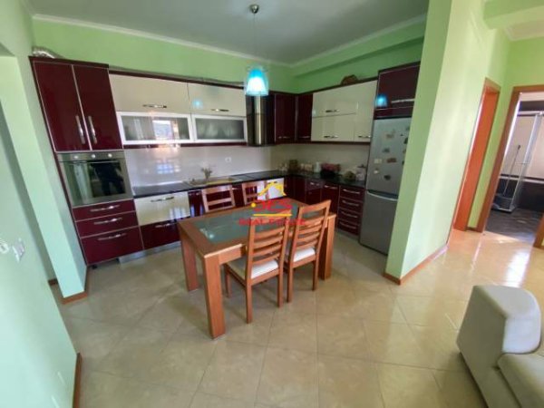 Vlore, shitet apartament 2+1+BLK Kati 4, 104 m² 144.000 Euro (Rruga Dhimiter Konomi, Vlore)