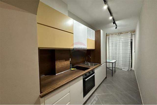 Tirane, jepet me qera dhome 1+1 Kati 3, 47 m² 400 Euro (Myslym Shyri)