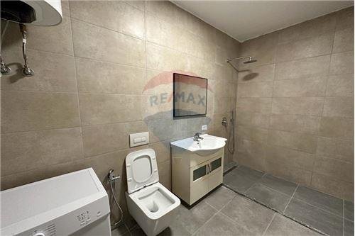 Tirane, jepet me qera dhome 1+1 Kati 3, 47 m² 400 Euro (Myslym Shyri)