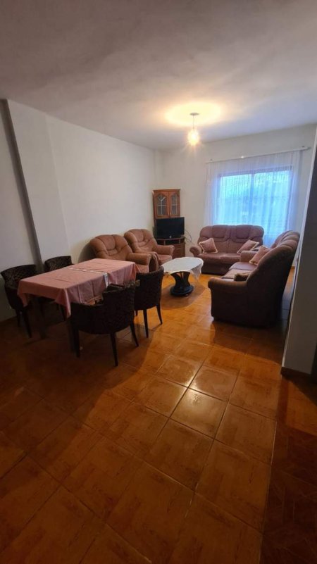 Tirane, jepet me qera apartament 1+1 Kati 2, 60 m² 30.000 Leke (Don Bosko)