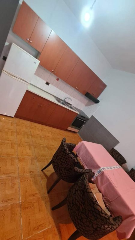 Tirane, jepet me qera apartament 1+1 Kati 2, 60 m² 30.000 Leke (Don Bosko)